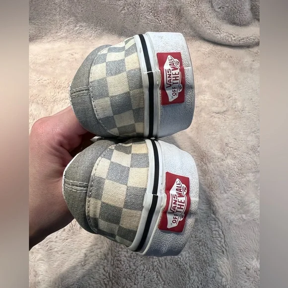 Vans slides sliver size 7 mens or 8.5 womens - Picture 5 of 6